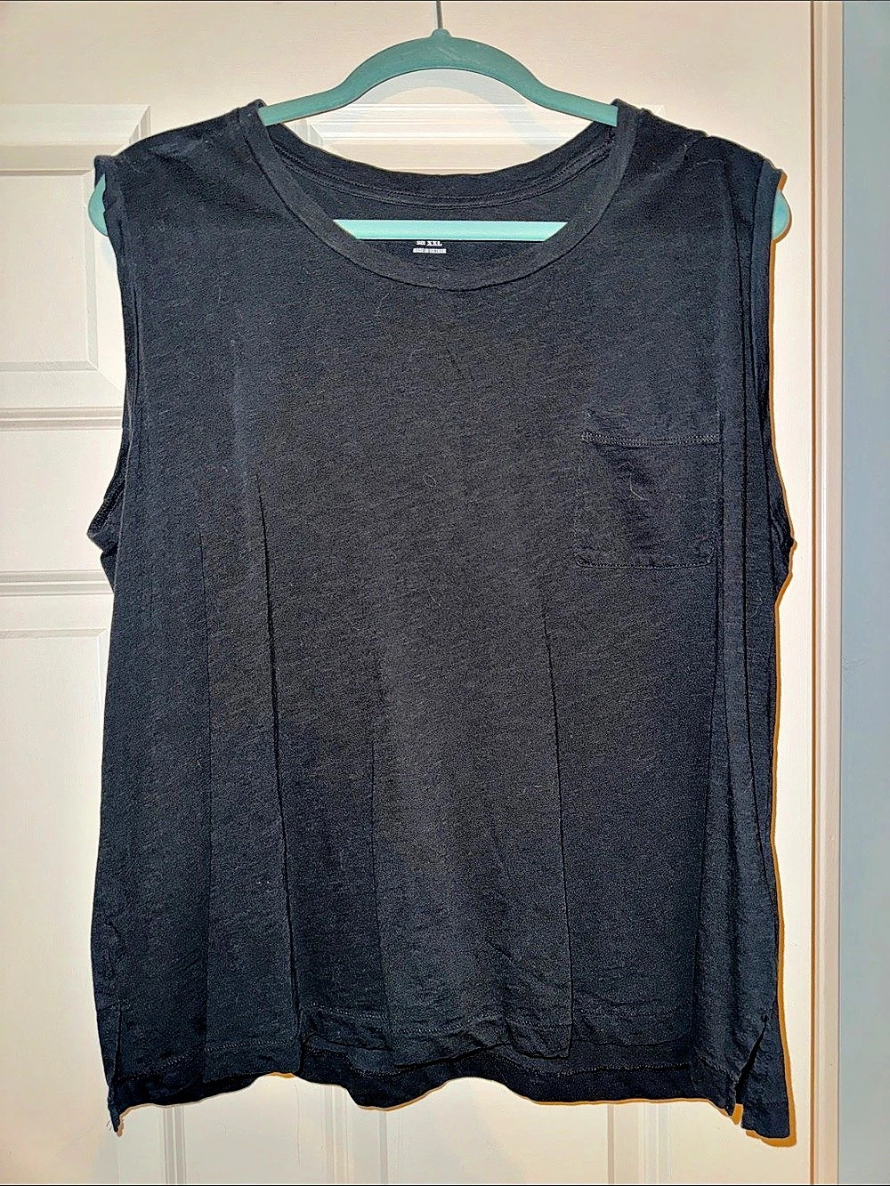 Madelwell Black Sleeveless Muscle Tee